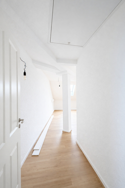 Zimmer Nr. 3 - Dachgeschoßwohnung mit 25,00 m&sup2; in Ulm zur Miete