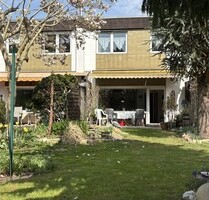Kleines Haus in ruhiger Lage mit wunderschönem Garten in Rudow - Berlin