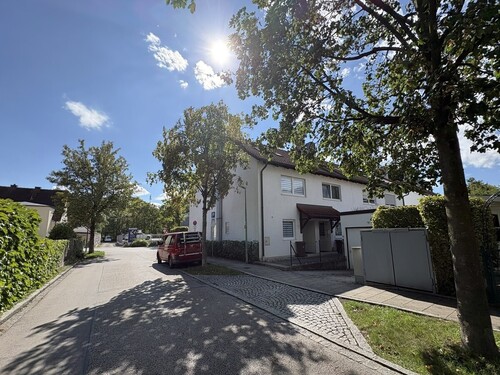 Ansicht - 4 Zimmer Reihenendhaus zum Kaufen in Unterföhring