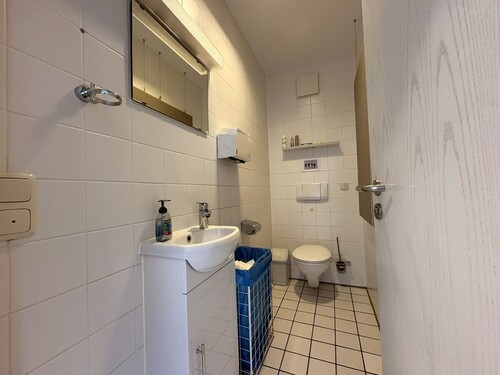 WC - 