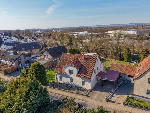 Drohnenbild Vorderseite - Zweifamilienhaus mit 217,00 m&sup2; in Löhne zum Kaufen