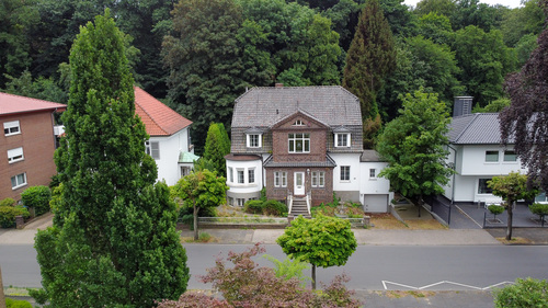 Drohne - Vorderansicht - Einfamilienhaus mit 210,00 m² in Bad Oeynhausen zur Miete