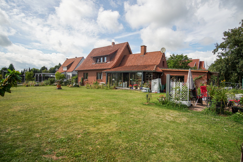 Gartenansicht mit Terrasse - 