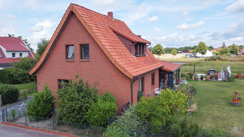 Drohnenbild Vorderseite - 6 Zimmer Einfamilienhaus in Lemförde
