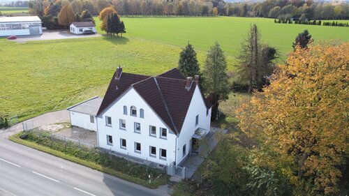 Vorderansicht - 7 Zimmer Zweifamilienhaus in Lage