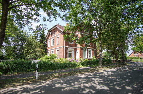 Straßenansicht Herrenhaus Kopie - 