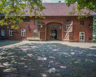 Idyllisch gelegener Landsitz auf ca. 5700 m² Grundstück - mit Gastronomiefläche und 2-Fam Haus - Petershagen