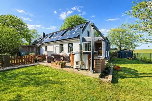 Grosszügiges Grundstück - 