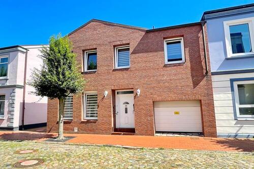 Hauptbild - 5 Zimmer Mehrfamilienhaus, Wohnhaus zum Kaufen in Elmshorn