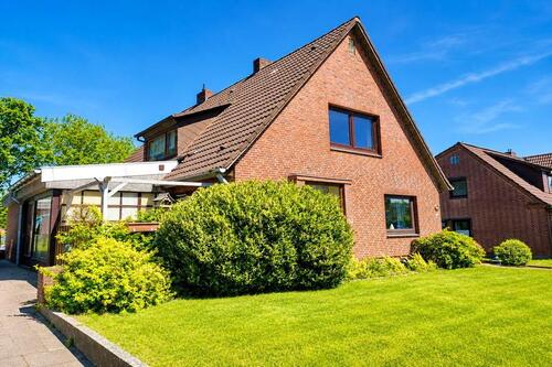 Hauptbild - 7 Zimmer Zweifamilienhaus zum Kaufen in Henstedt-Ulzburg