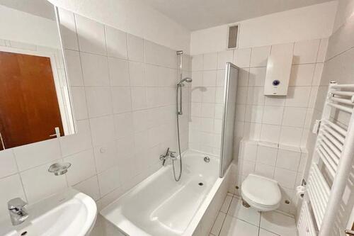 Badezimmer - 2 Zimmer Etagenwohnung in Hamburg