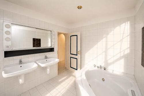 Modernes Badezimmer - 