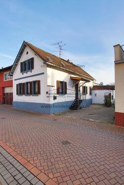 Foto - 5-6 ZKB* Familie* EBK* 1x tgl.Wannenbad1x tgl..Duschbad* KFZ-Stellpl.* Pfungstadt-Hahn
