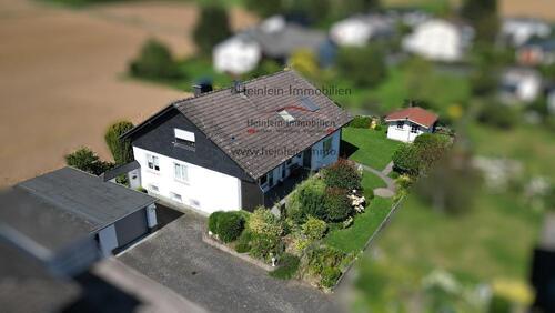 Foto - 6 ZKBB# Kaminofen# kpl.Rolläden# Terrasse# Garten Feldrandlage# Garage Sektionstor# Weilburg-Kubach