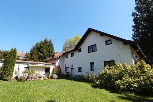 Garten - 4 Zimmer Dachgeschoßwohnung in Starnberg