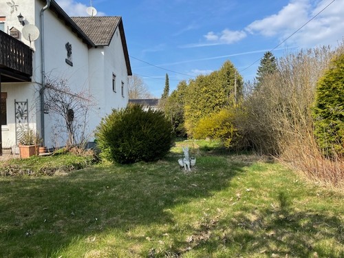 Ostansicht Garten - 6 Zimmer Doppelhaushälfte in Ismaning