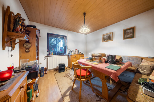 Zimmer Erdgeschoss - 6 Zimmer Zweifamilienhaus in München