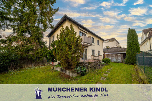 Garten - • ZWEIFAMILIENHAUS MIT ENTWICKLUNGSMÖGLICHKEITEN IN BEGEHRTER LAGE •