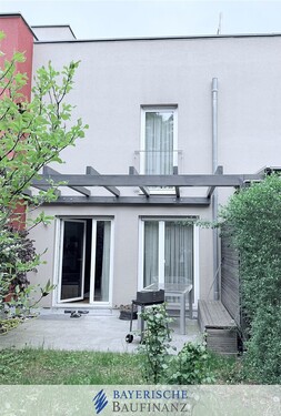 *GARTENANSICHT* - • MIETEN WAR GESTERN • HIER KOMMT IHR NEUES FAMILIENDOMIZIL• RMH MIT DACHTERRASSE IN PASING •