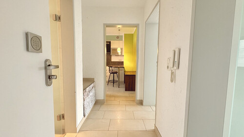 Flur - 7 Zimmer Zweifamilienhaus zum Kaufen in München