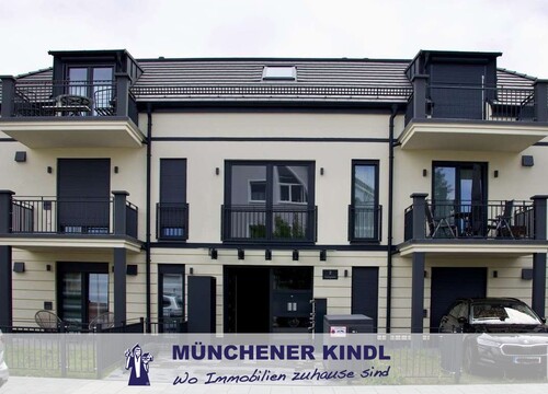 Hausansicht - ***STYLISCH & SMART: DG-Wohnung mit großem TG-Stellplatz, Top-Ausstattung!***