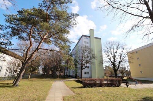 Wohnanlage mit Spielplatz - 