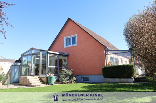 Hausansicht - ***Familienglück in Germering Erbpachtzins nur 91 EUR***