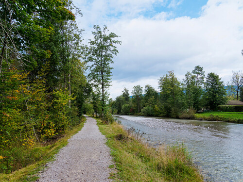 Wanderweg entlang der Weißach zwischen Rottach-Egern und Pförner Brücke - 