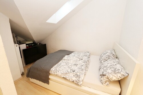 Schlafzimmer nach außen - Wohnanlage mit 42,00 m&sup2; in München zum Kaufen