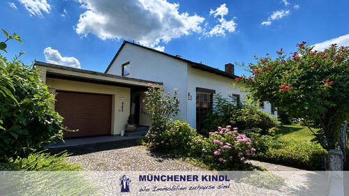 Garage + Haus - ***Großzügig wohnen & Zukunft gestalten – Haus mit Ausbau- und Bebauungspotenzial***