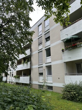 Hausansicht - München Forstenried – Vermietetes 1-Zi.-Apartment als Investition