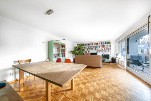 Wohnzimmer - 3 Zimmer Etagenwohnung zum Kaufen in München