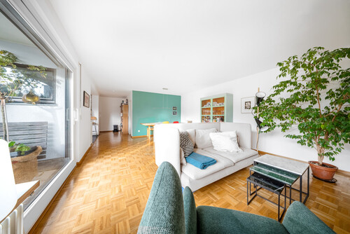 Wohnzimmer - 3 Zimmer Etagenwohnung in München