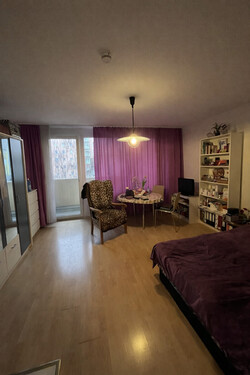 Wohn-/Schlafzimmer - 1 Zimmer Etagenwohnung zum Kaufen in München