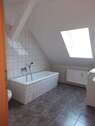Badezimmer - Dachgeschoßwohnung mit 58,00 m² in Burg zur Miete