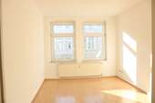 Wohnzimmer - Appartement mit 80,12 m² in Magdeburg zur Miete