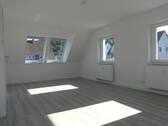 Wohnzimmer - 2 Zimmer Dachgeschoßwohnung in Alfeld
