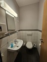 Herren-WC - 3 Zimmer Mehrfamilienhaus, Wohnhaus in Laatzen