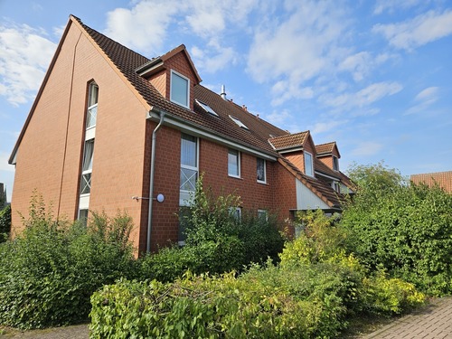 Hausansicht - 2-Zimmer-Wohnung mit Balkon in Rautenberg!