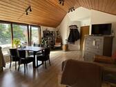 Wohnraum mit offener Küche - 2 Zimmer Dachgeschoßwohnung in Roetgen