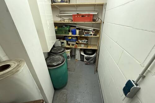 Garage - 