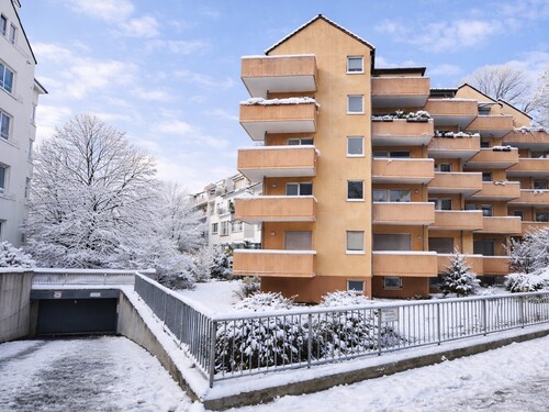 Außenansicht/Tiefgaragen Einfahrt - 2 Zimmer Etagenwohnung in Düsseldorf