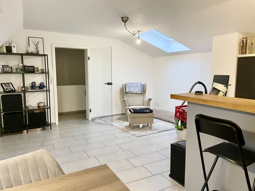 Wohnzimmer - 2 Zimmer Dachgeschoßwohnung zum Kaufen in Stolberg (Rheinland) / Büsbach