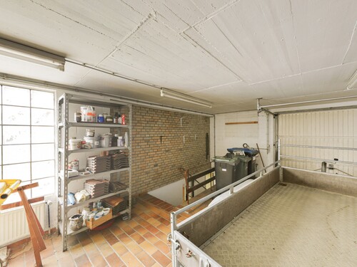 Garage linksseitig - 