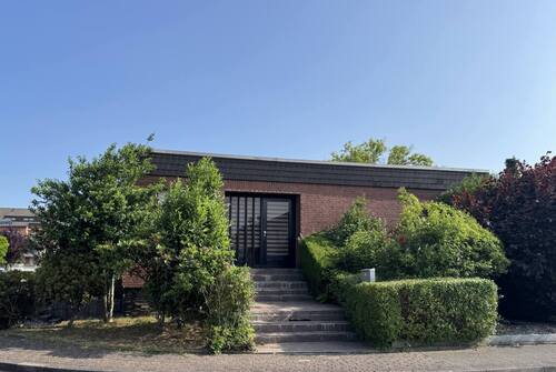 Ansicht Postropsweg - *** WEDOW *** Freistehender Bungalow mit 2 WE, Büro in Hrath!