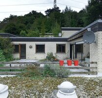 *** WEDOW *** Einfamilienhaus in Herzogenrath: Waldrandlage mit Terrasse und Blick auf die Burg