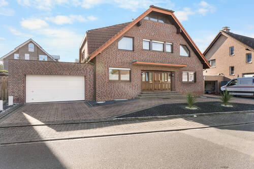 Ansicht - 8 Zimmer Einfamilienhaus in Aldenhoven