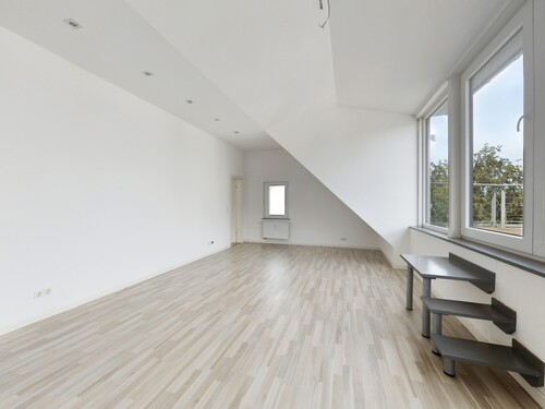 Wohnzimmer_1 - Stolberg-Breinig – Dachgeschoss mit Attitüde. Sofort bezugsfrei.