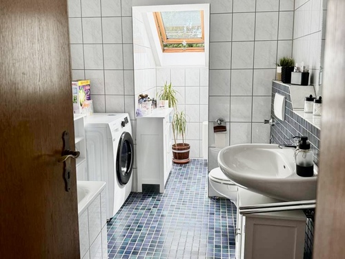 Badezimmer - Dachgeschoßwohnung mit 66,00 m&sup2; in Roetgen zum Kaufen