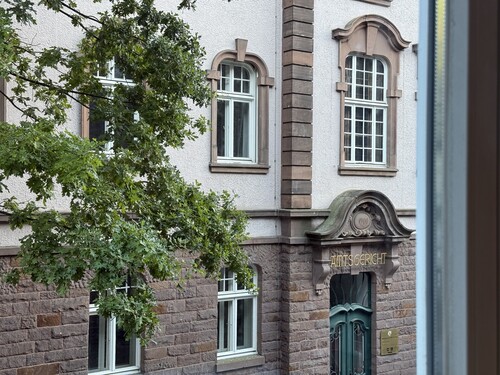 Blick aus dem Fenster auf das Amtsgericht - 